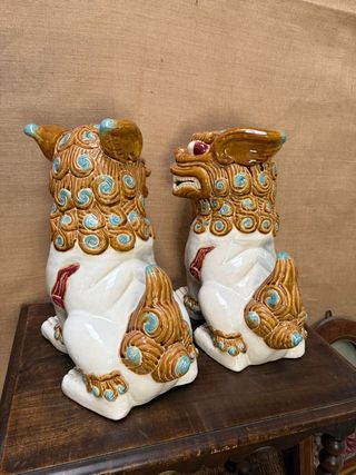 Perros Foo en porcelana pintados a mano