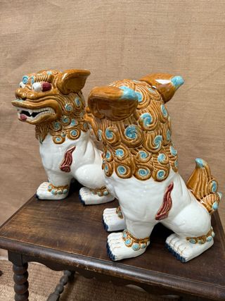 Perros Foo en porcelana pintados a mano