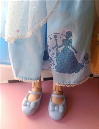 Muñecas Disney cenicienta y blancanieves