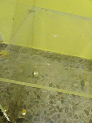 Mesa auxiliar cristal