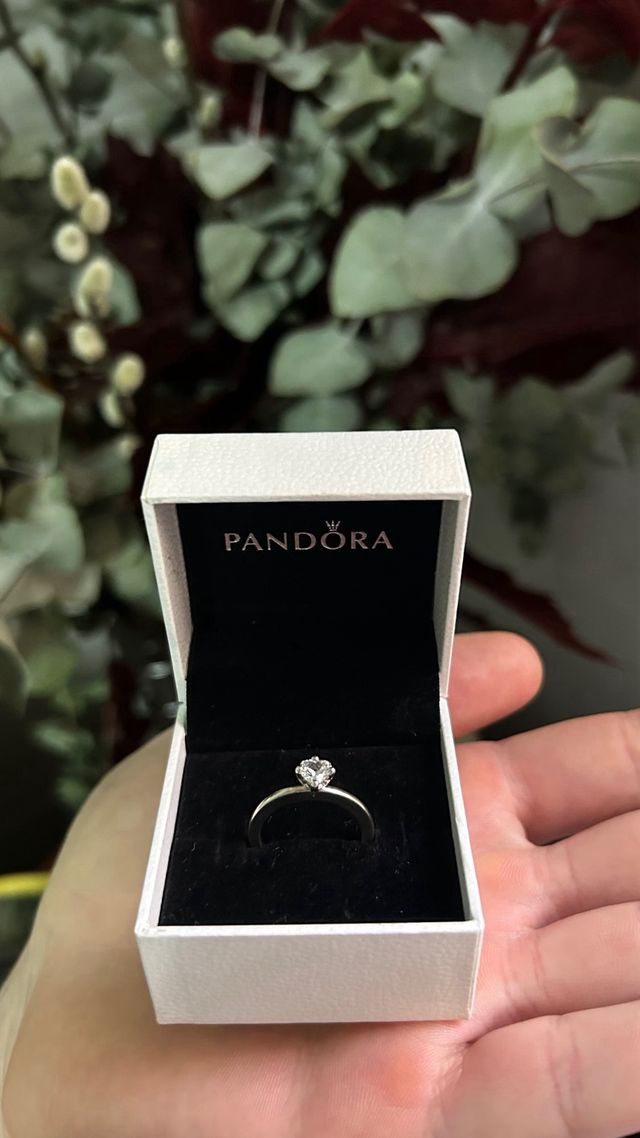 Anillo Solitario Pandora Corazon