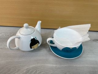 Tetera y taza de té de porcelana NUEVO