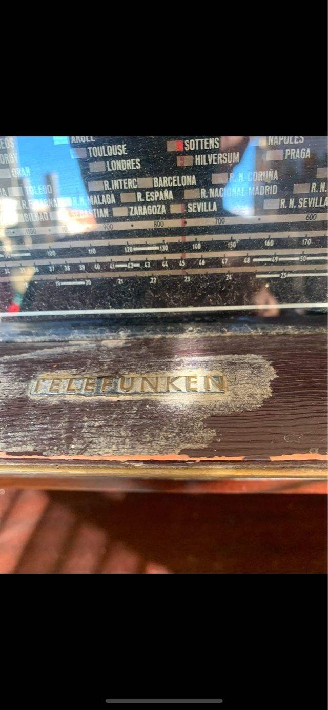 VECCHIA RADIO E GIRADISCHI IN LEGNO 40€ OGGI