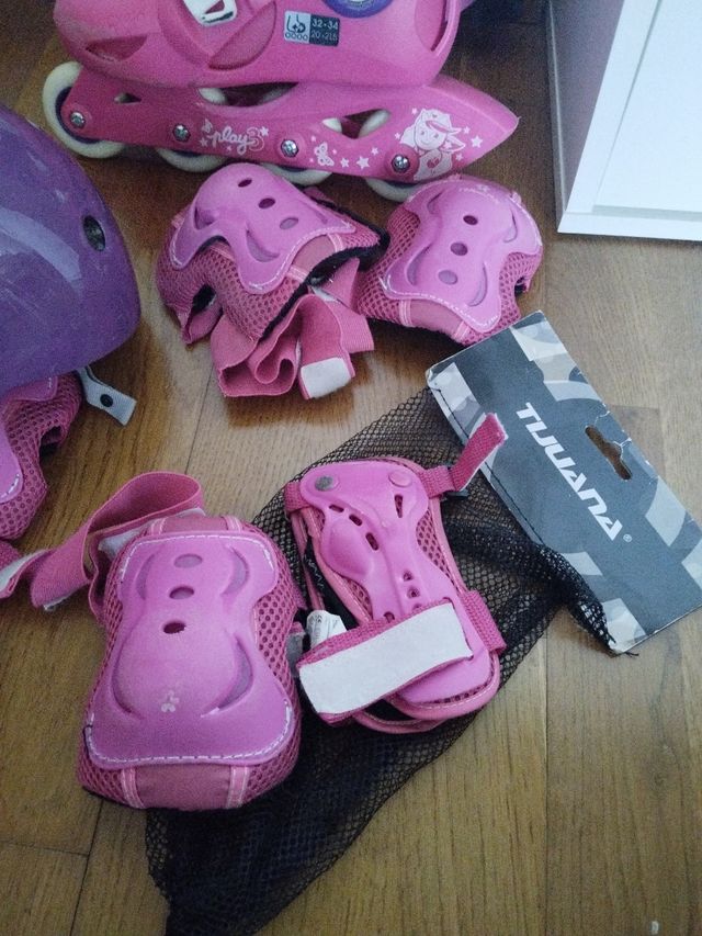 Patines, casco y equipaje para patinar