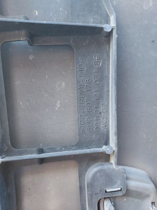 Skoda Superb 2006. Paragolpe delantero. 3U0807221