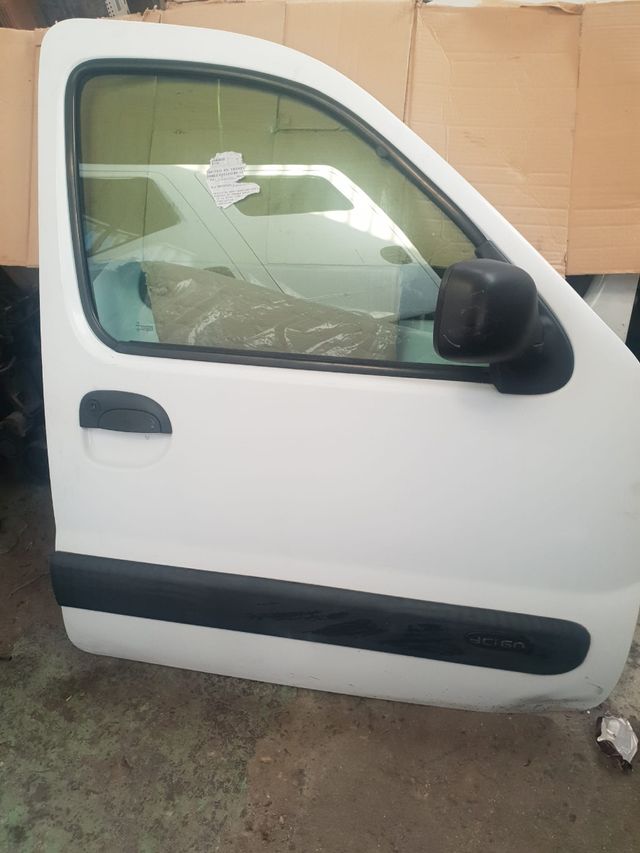 Puerta derecha  de renault kangoo año 2006