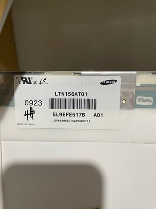 Pantalla de portatil con teclado de regalo