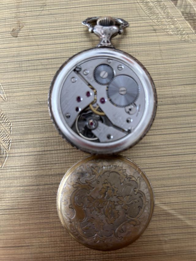 Reloj de bolsillo antiguo