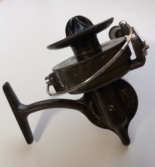 Carrete de pesca antiguo SAGARRA