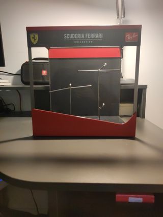 Expositor gafas Ferrari