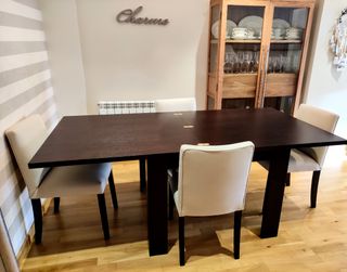 Mesa de comedor El Globo Muebles 