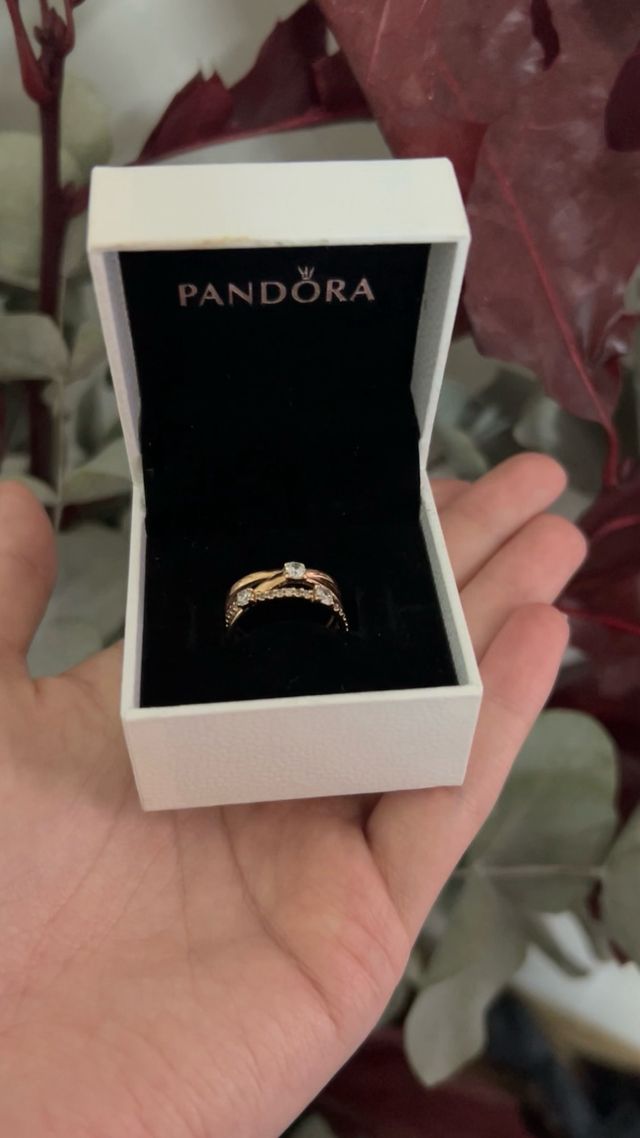 Anillo Alianza Triple Brillantes Pandora Oro rosa