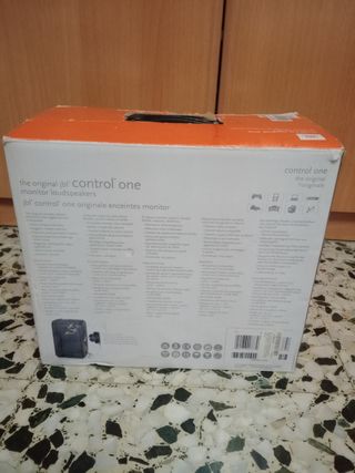 Caja JBL Control One