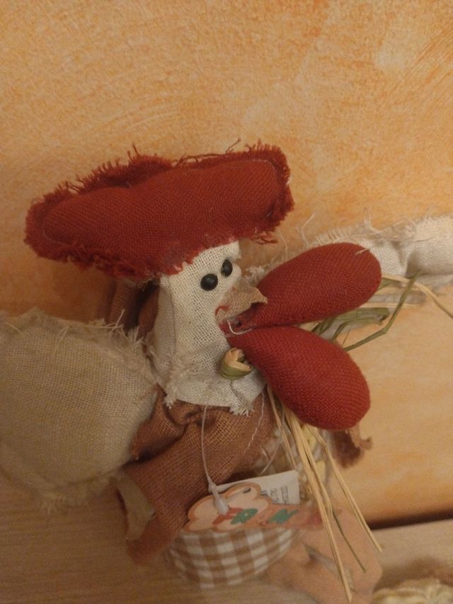 Gallo di pezza a penzoloni