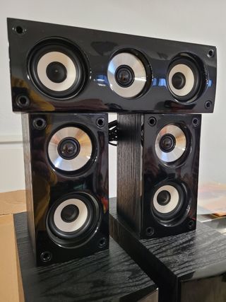 Conjunto de altavoces 5.0.