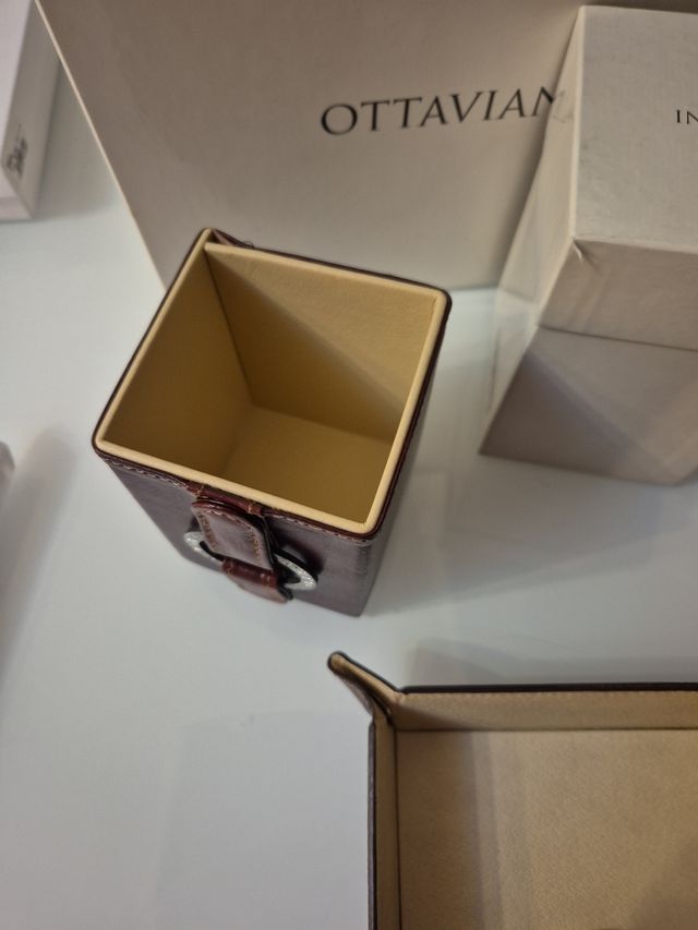 Vuota tasche con porta penne otraviani