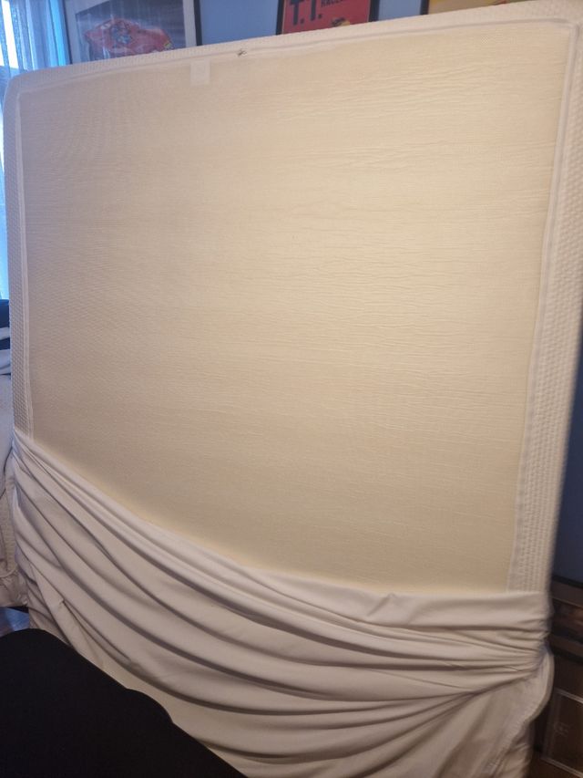 Colchón de 1.50 con 2 meses de uso, sin manchas