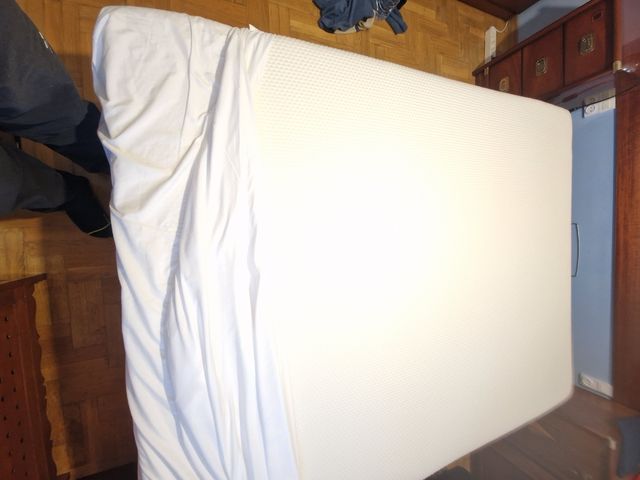 Colchón de 1.50 con 2 meses de uso, sin manchas