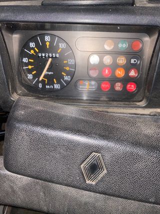 Renault R4 F6 rat style