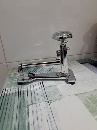 Grapadora marca Casco. Calibre 24-26-27