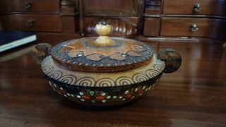 Cuenco de madera artesanal 