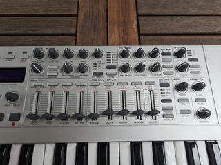 Sintetizador Novation X Station 49