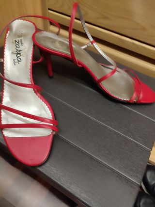 Sandalia tacon roja talla 39