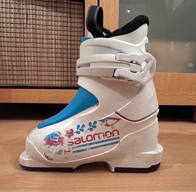 Botas de esquiar para niña/o N. 24/26. 208ml