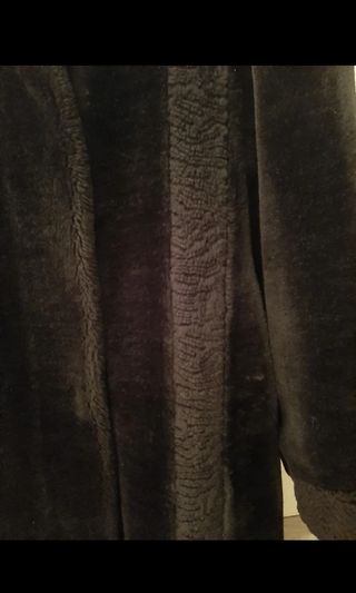 Abrigo Mouton sintético