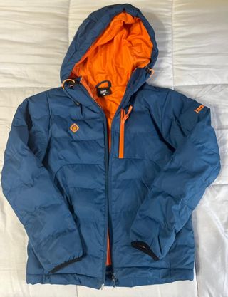 Conjunto ropa esqui dos equipaciones completas.