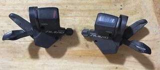 Mandos de MTB Shimano Alivio.