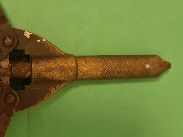 Antigua remachadora manual