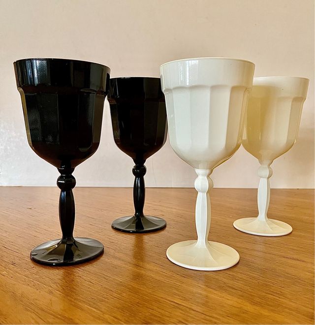 4 bicchieri in vetro bianco/nero