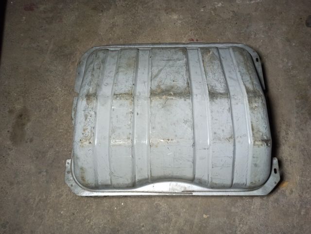Renault Clásico- Depósito de combustible