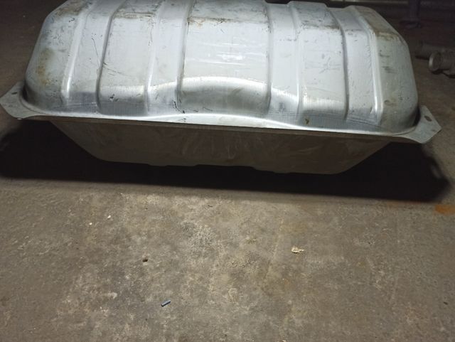Renault Clásico- Depósito de combustible