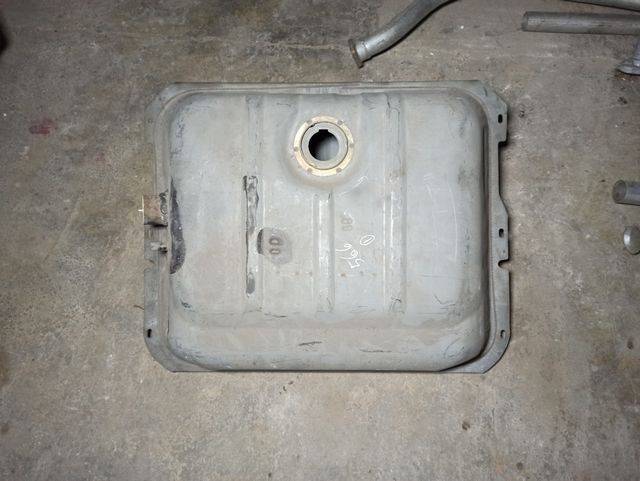 Renault Clásico- Depósito de combustible