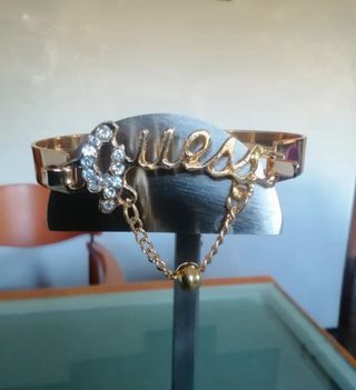 Pulsera brazalete doradas Guess 