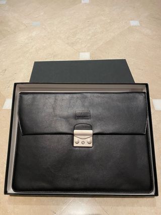 Cartera de piel diseño italiano. Porta documentos