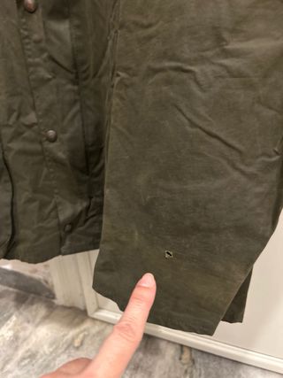 Chaqueta tipo Barbour verde von cuello pana marrón