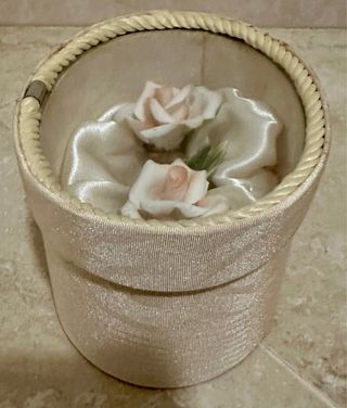Ramo rose scatola raso Mollica