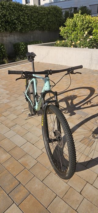 Bicicleta de montaña Orbea fibra de carbono