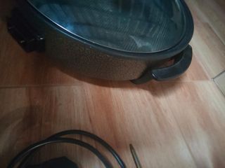 Olla eléctrica. 40 euros. NEGOCIABLE.