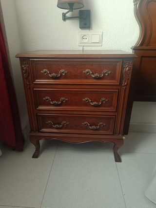 Cabecera y 2 mesitas de noche