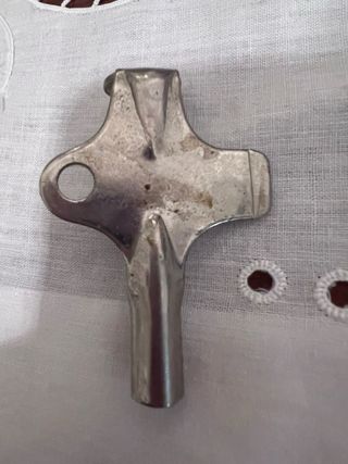 Chiavetta per regolazione pattini a rotelle