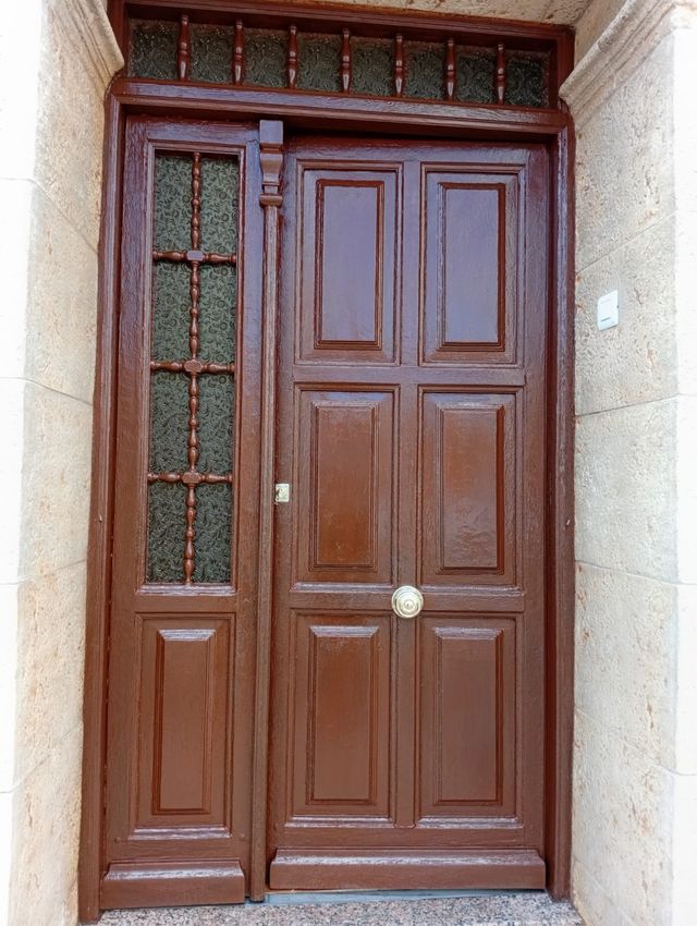 PUERTA DE CALLE
