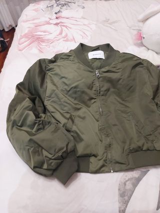 Cazadora estilo bomber talla M