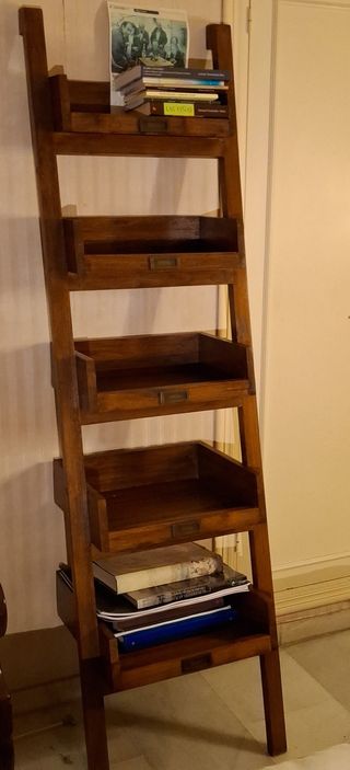 Estantería escalera Banak de madera color teca