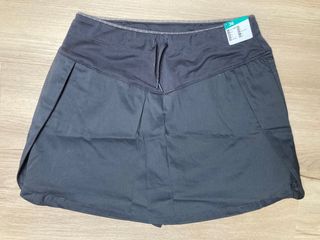 Falda pantalon deportiva. Perfil solidario