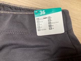 Falda pantalon deportiva. Perfil solidario