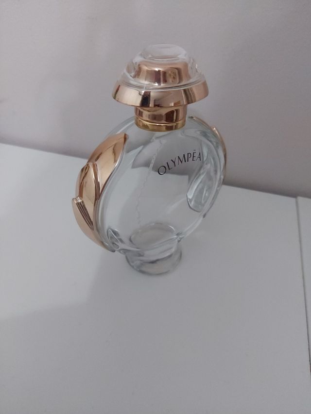 Frasco perfume Olympea de Paco Rabanne